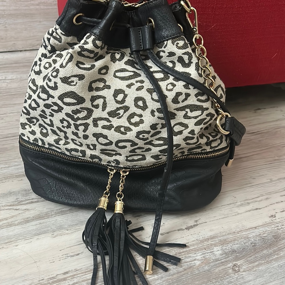 spring bucket bag